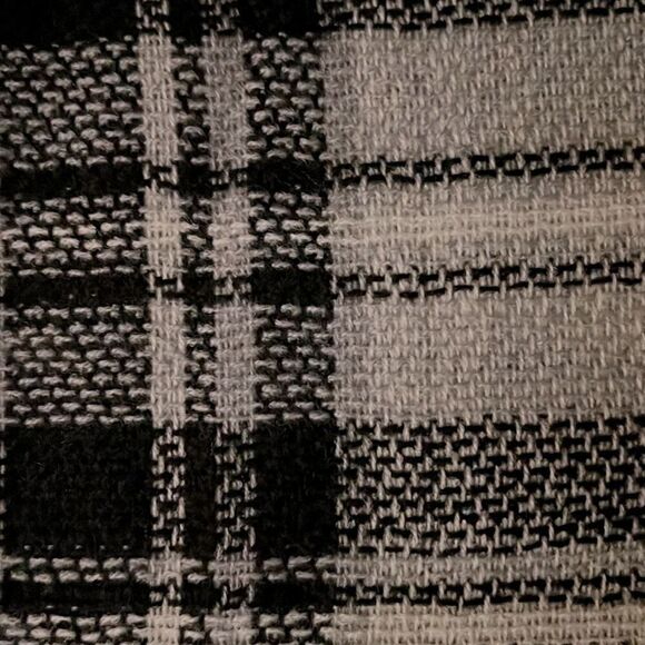 ModCloth giant black and white plaid woven blanket scarf w fringe detail NWOT - Picture 7 of 7